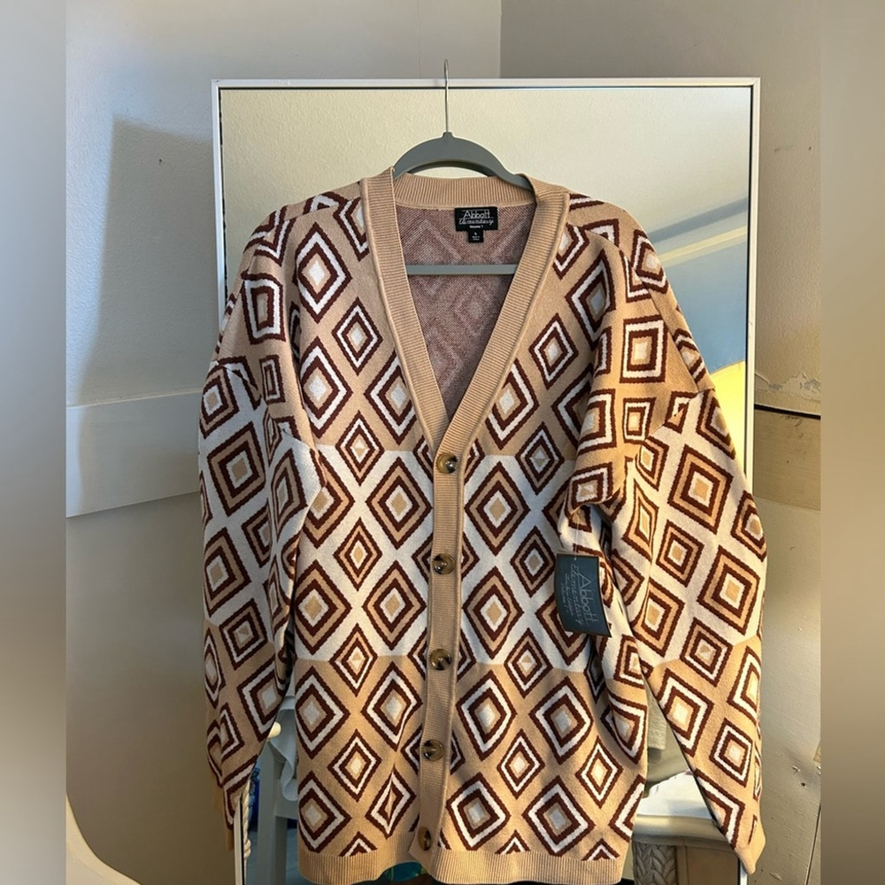 NEW ABBOTT ELEMENTARY Mens Super Soft Long Sleeve Diamond Cardigan L $69
